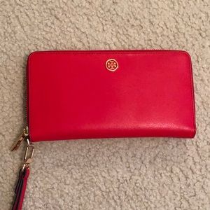 Tory Burch Parker zip continental wristlet wallet